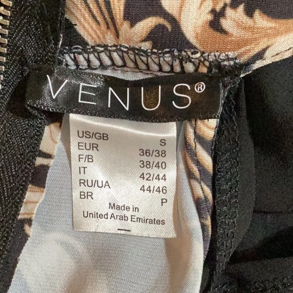 Venus Dress - Picture 3 of 3